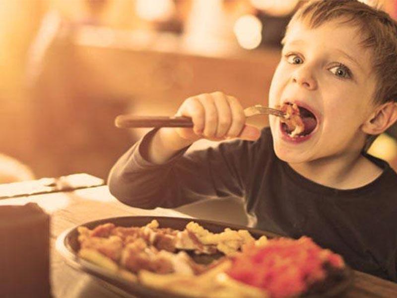 Çocuğa nasıl yemek yedirilir?