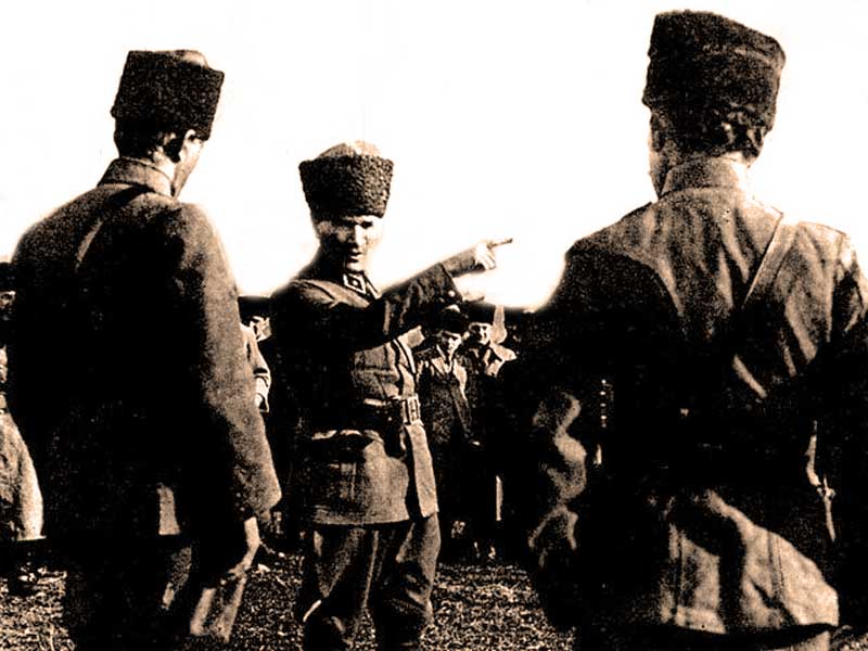 Atatürk'ün İngiliz amiraline verdiği tarihi ders nedir?
